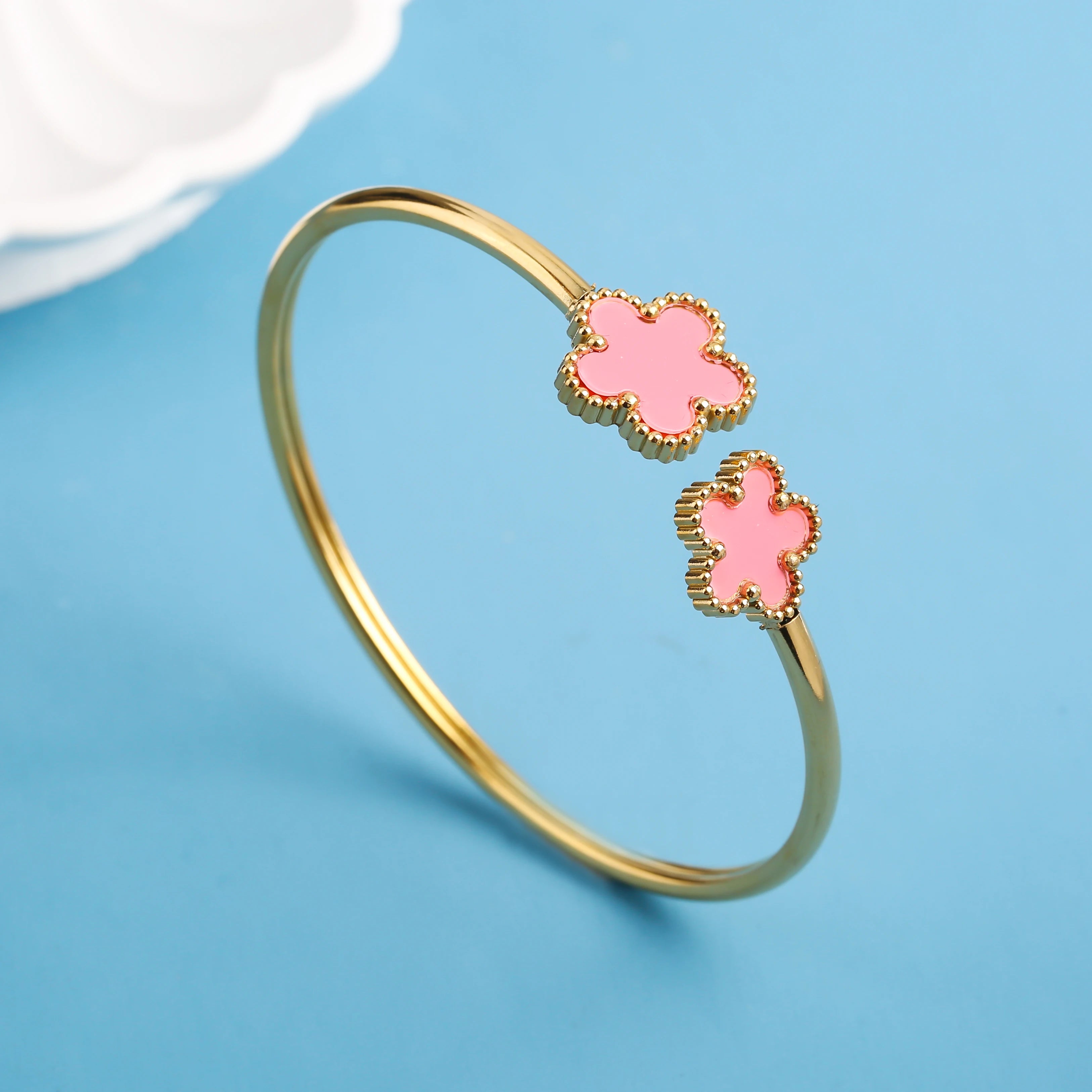Bracelet jonc en fleur pour femme