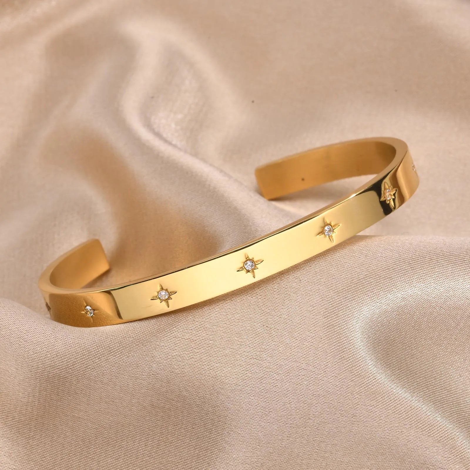 Bracelet Jonc Étoile – Lumière Éternelle